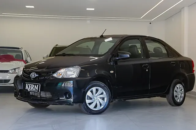 Toyota Etios 1.5 X Sedan 2017 anunciado e vendido